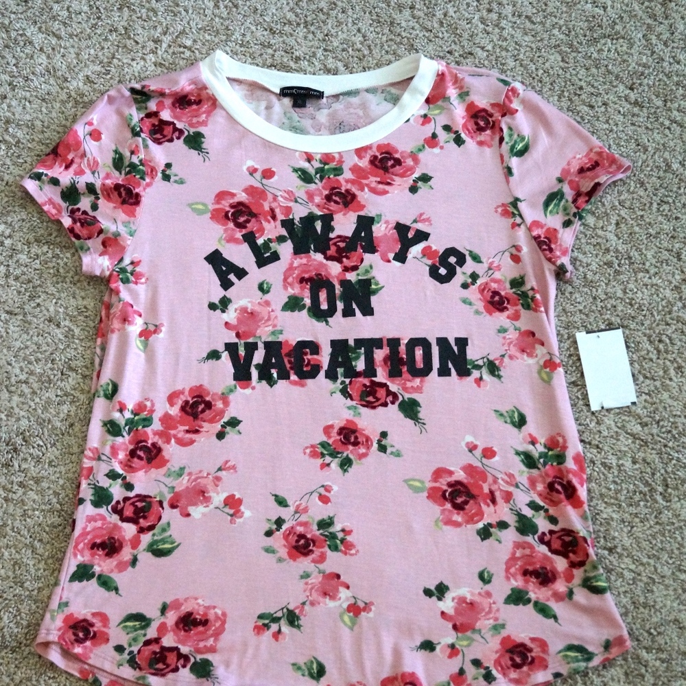NWT "Always on Vacation" Tee Sz.XL